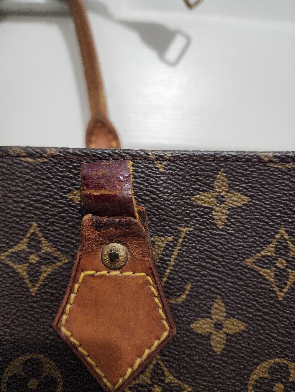 Authentic Louis Vuitton Sac Plat (Replacement Handles Included) - Picture 9 of 12